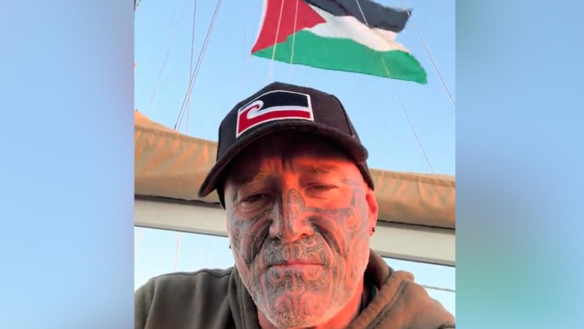 ناشط نيوزيلندي في أسطول الصمود: وزير الخارجية اتهمنا بالكذب بشأن تعرضنا للتعذيب في إسرائيل